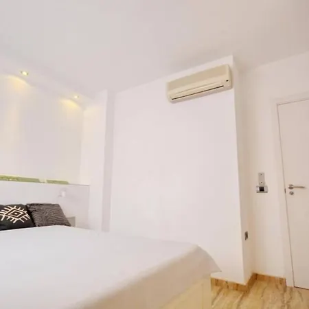 Beautiful Apartment Del Duque アデヘ